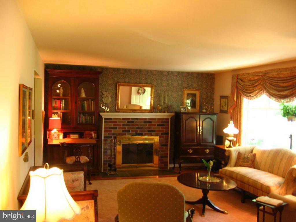 628 South Spruce Street Lititz, PA 17543 - Photo 2 of 17