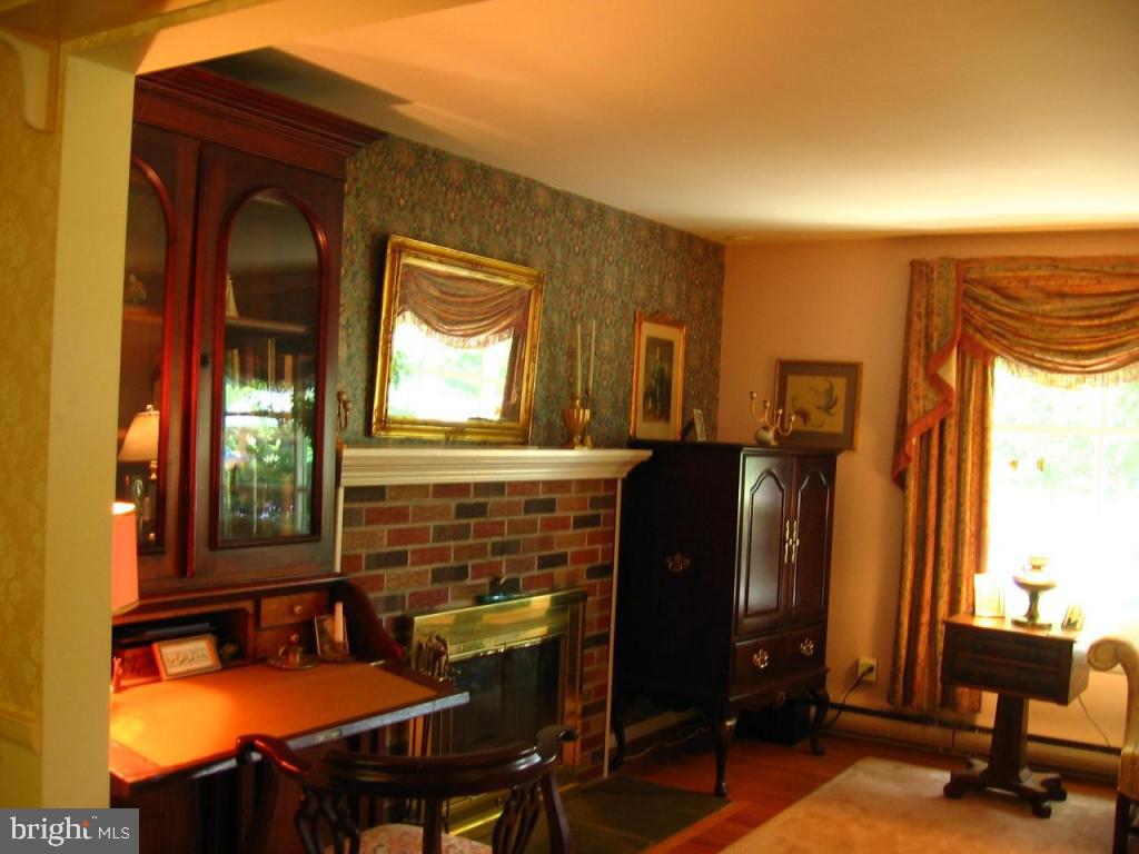 628 South Spruce Street Lititz, PA 17543 - Photo 3 of 17