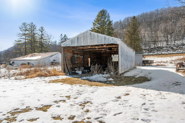 $279,900 | N2286 County Rd U, Plum City, WI 54761