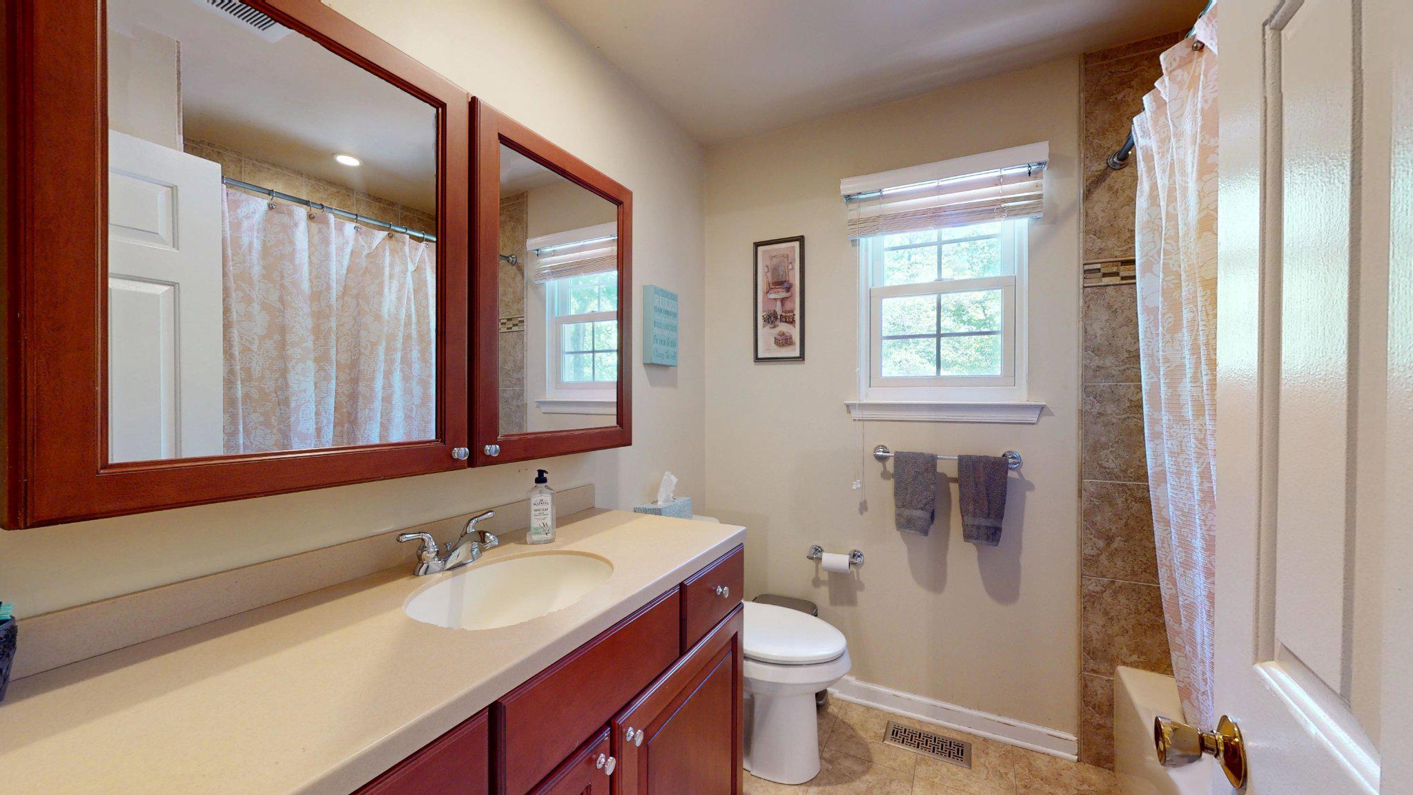 3 Colonial Court Medford, NJ 08055 - Photo 50 of 89 Bright and inviting bathroom retreat.