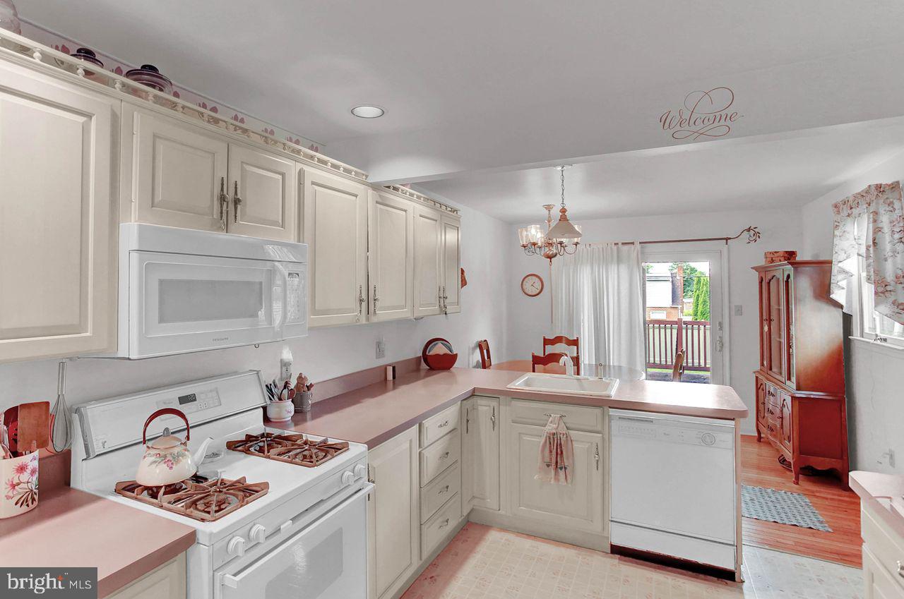 308 Greystone Road York, PA 17402 - Photo 14 of 40 Gallery Image 14