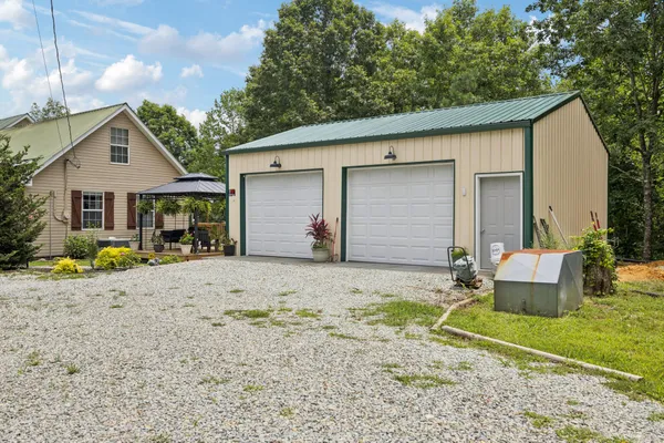 $539,000 | 176 Robert Hensley Road, Hohenwald, TN 38462