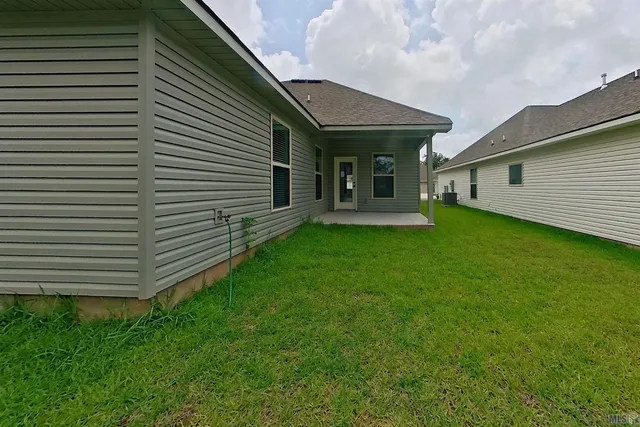 $1,740 | 105 Teddy Lane, Lafayette, LA 70507