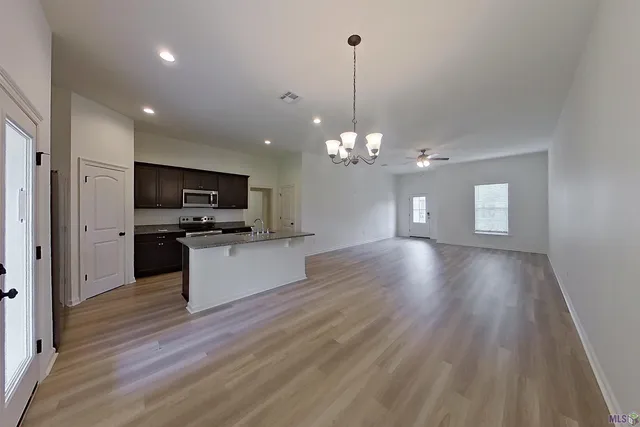 $1,740 | 105 Teddy Lane, Lafayette, LA 70507