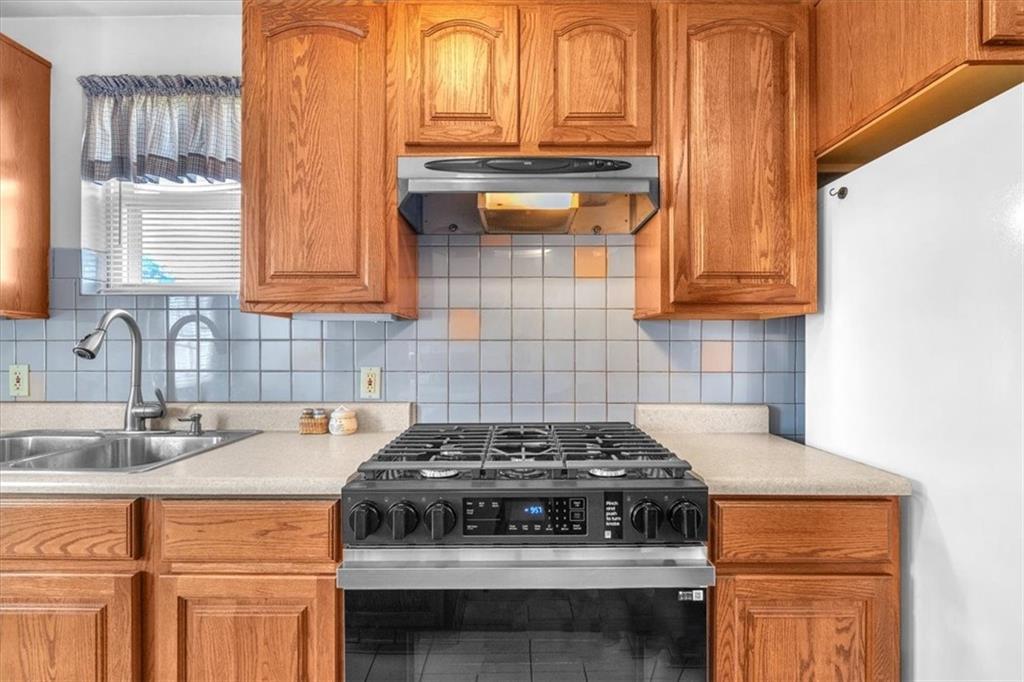 2916 Devlin Street Pittsburgh, PA 15210 - Photo 8 of 15 Gallery Image 8
