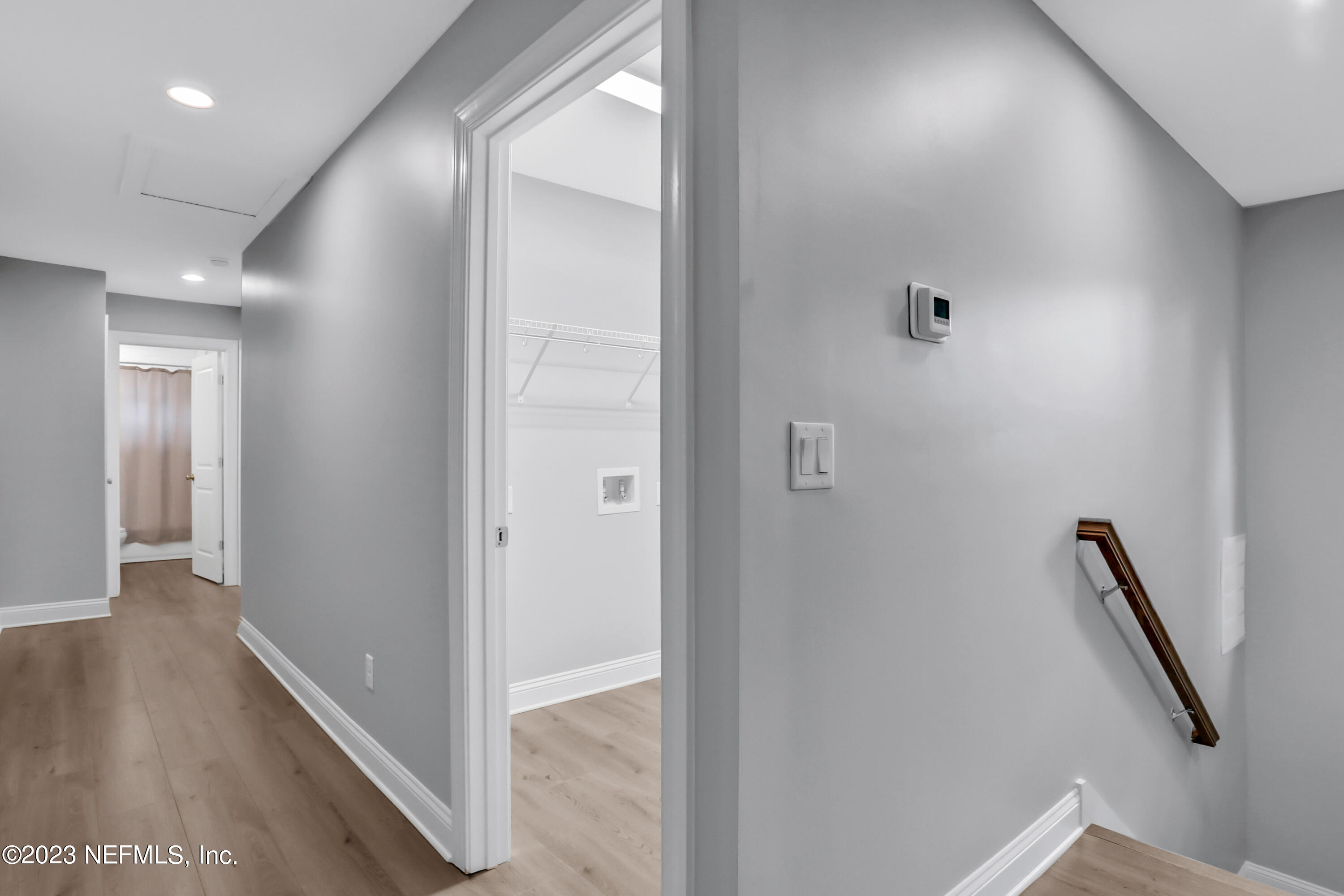 2107 Alley Road Jacksonville, FL 32233 - Photo 24 of 30 Upstairs Landing and Layout