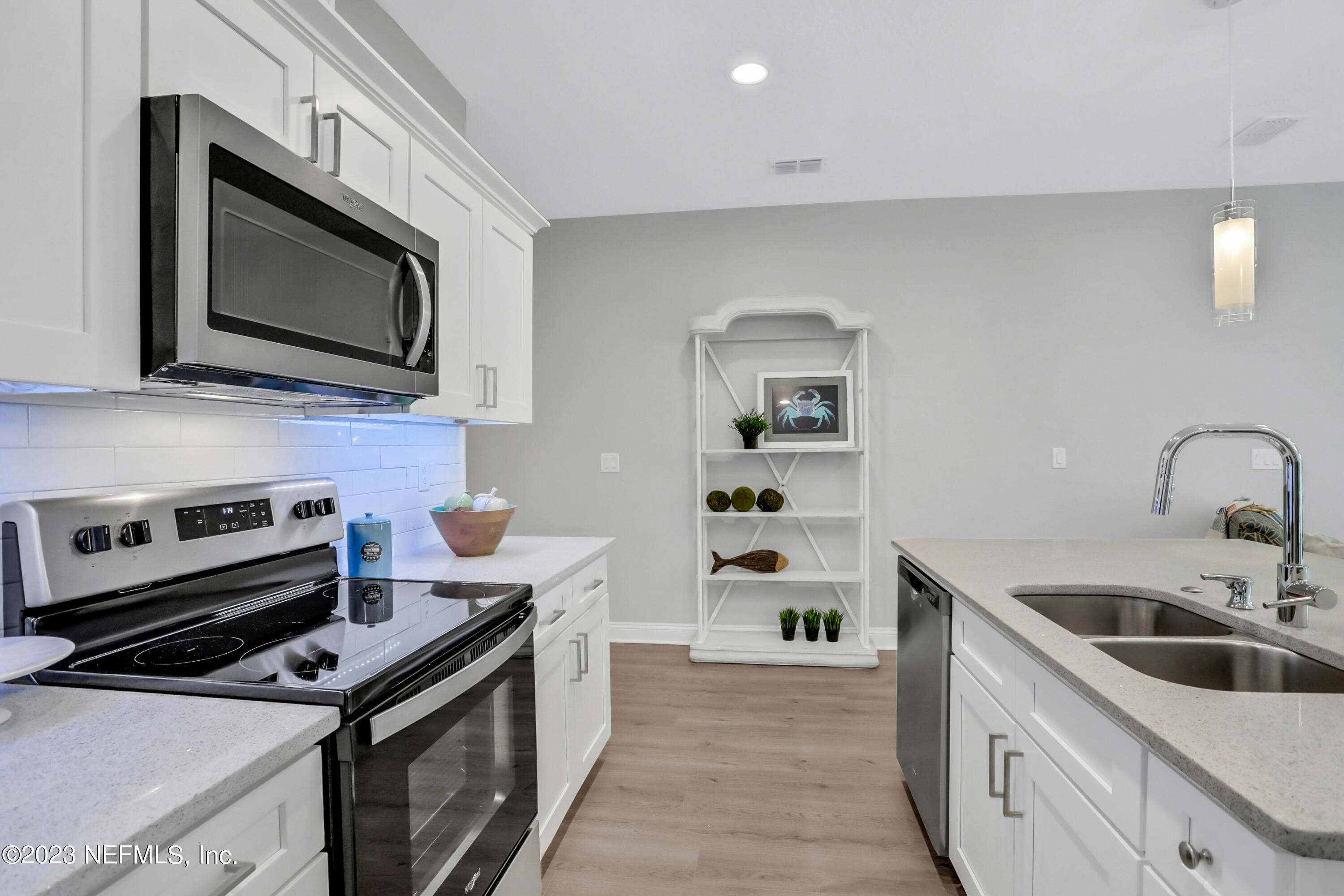 2107 Alley Road Jacksonville, FL 32233 - Photo 27 of 30 Kitchen