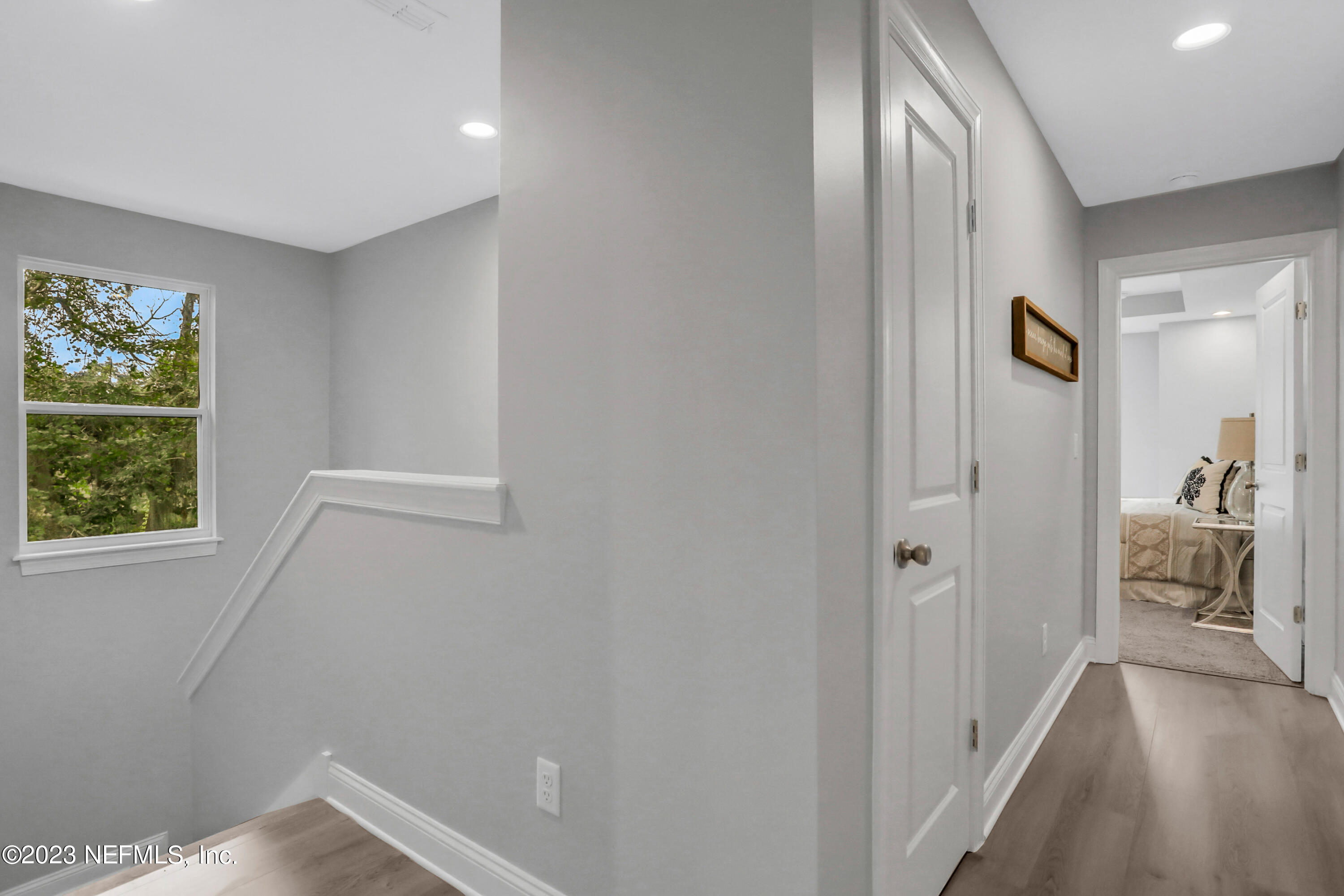 2107 Alley Road Jacksonville, FL 32233 - Photo 29 of 30 Upstairs Landing
