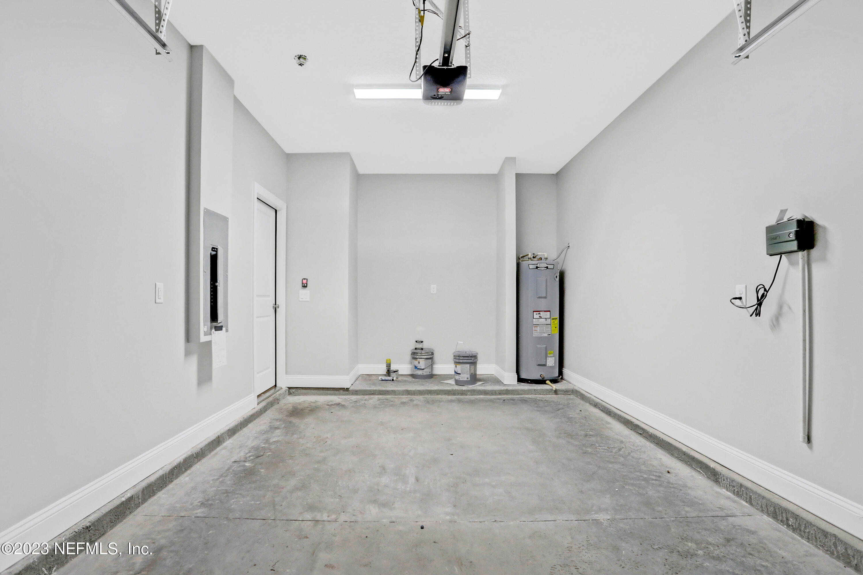 2107 Alley Road Jacksonville, FL 32233 - Photo 9 of 30 Garage