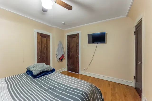 $300,000 | 923 Manchester Avenue, Westchester, IL 60154