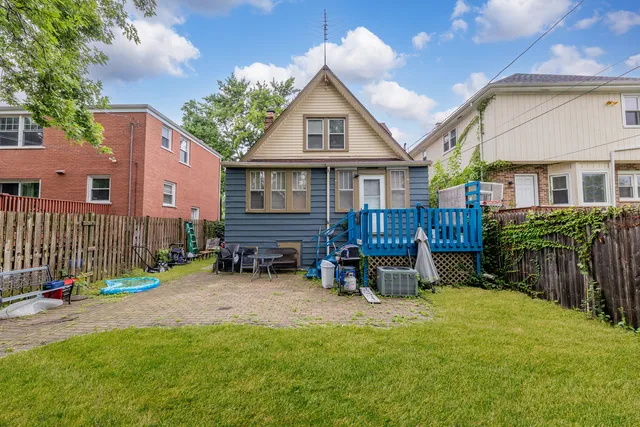 $300,000 | 923 Manchester Avenue, Westchester, IL 60154