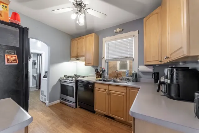 $300,000 | 923 Manchester Avenue, Westchester, IL 60154