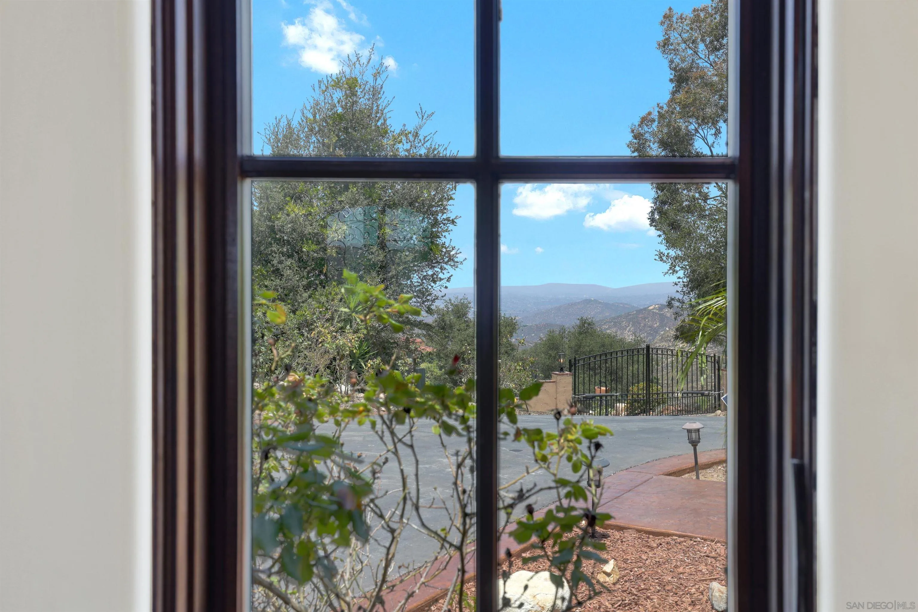 15223 Skyridge Road Poway, CA 92064 - Photo 18 of 75