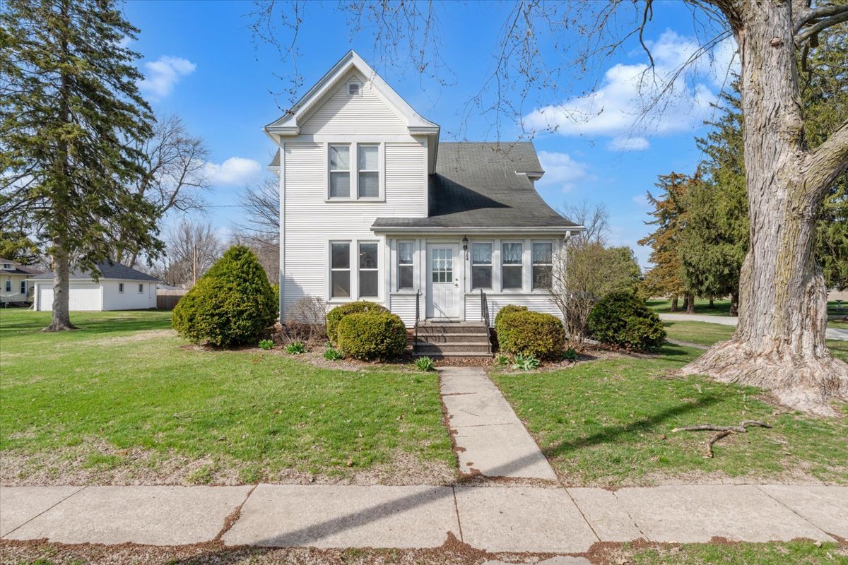 304 Walnut Street New Windsor, IL 61465 - Photo 1 of 44