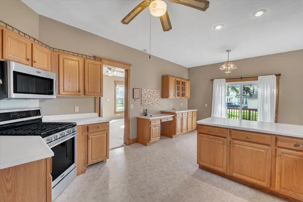 $168,000 | 304 Walnut Street, New Windsor, IL 61465