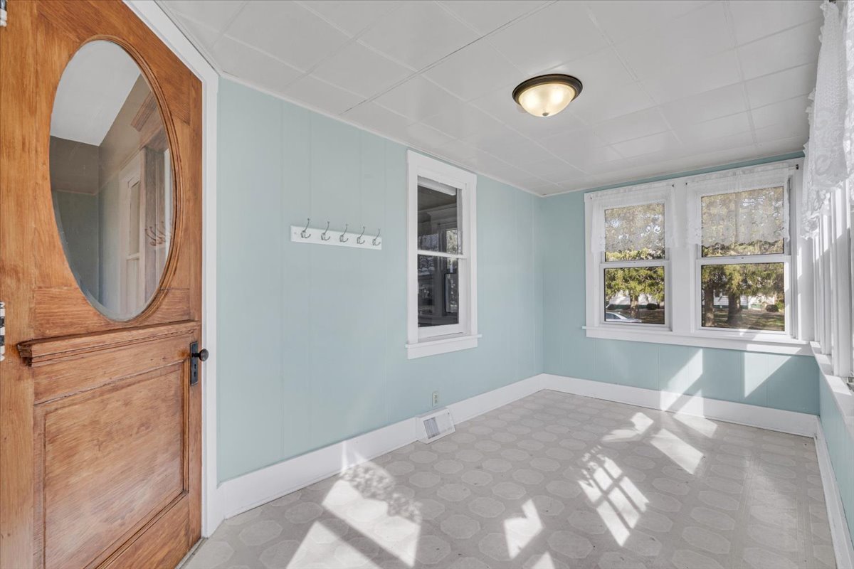 304 Walnut Street New Windsor, IL 61465 - Photo 8 of 44