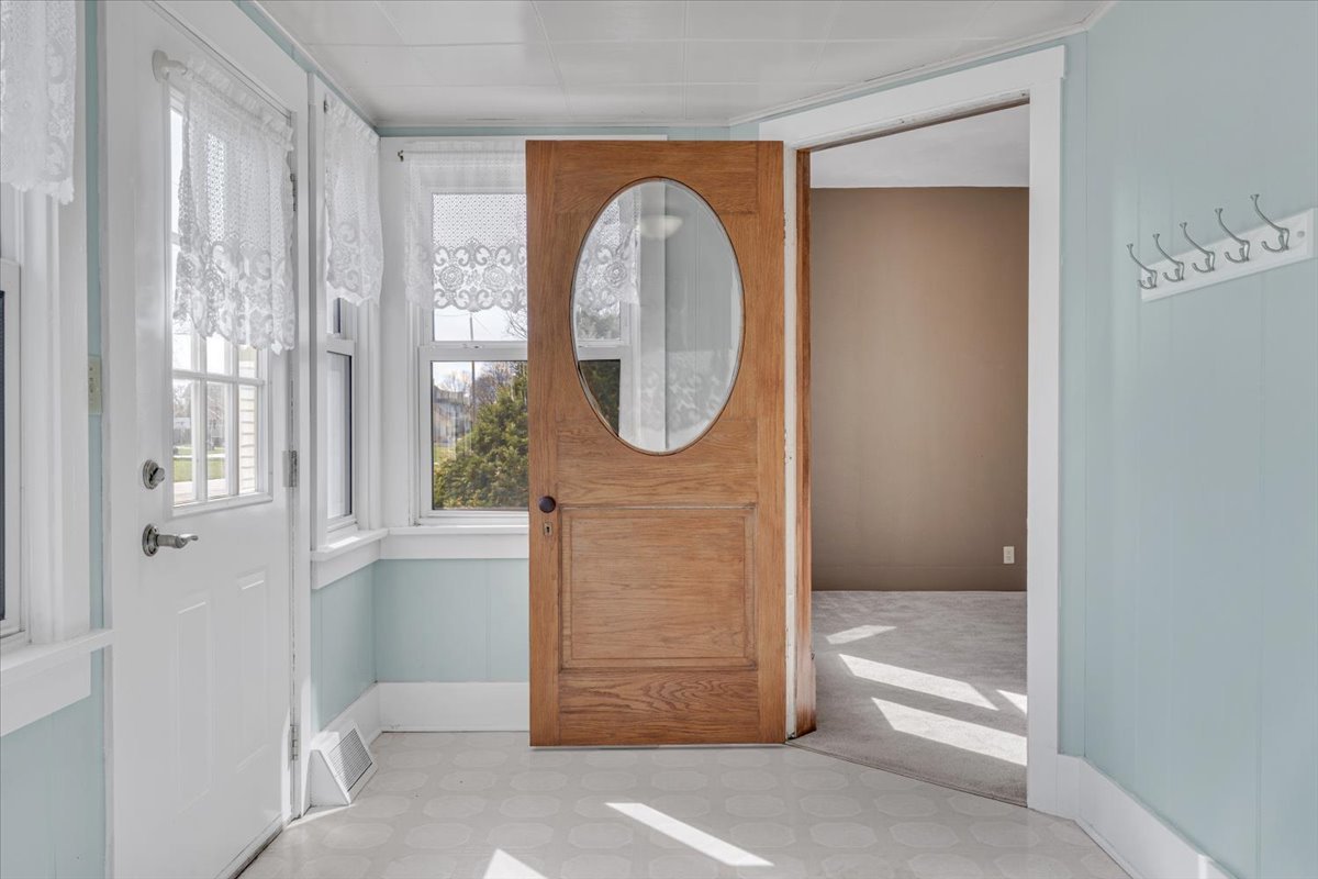 304 Walnut Street New Windsor, IL 61465 - Photo 10 of 44