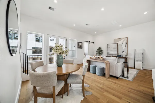 $475,000 | 2212 Dennis Street, Houston, TX 77004