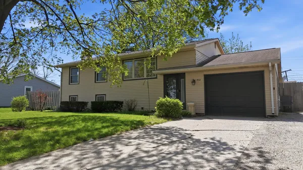 $249,900 | 1412 Berwick Lane, New Haven, IN 46774