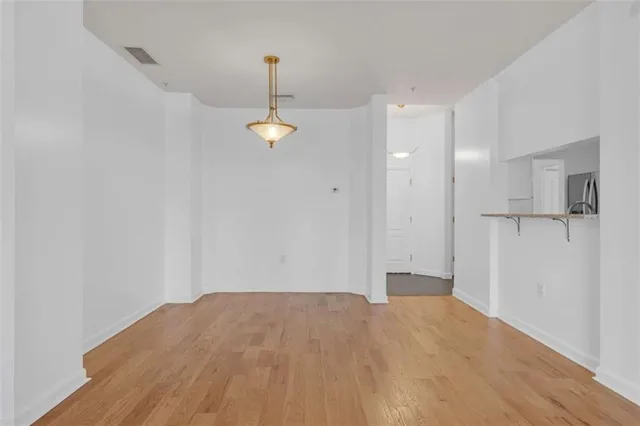 $280,000 | 3475 Oak Valley Road Northeast, Unit 650, Atlanta, GA 30326