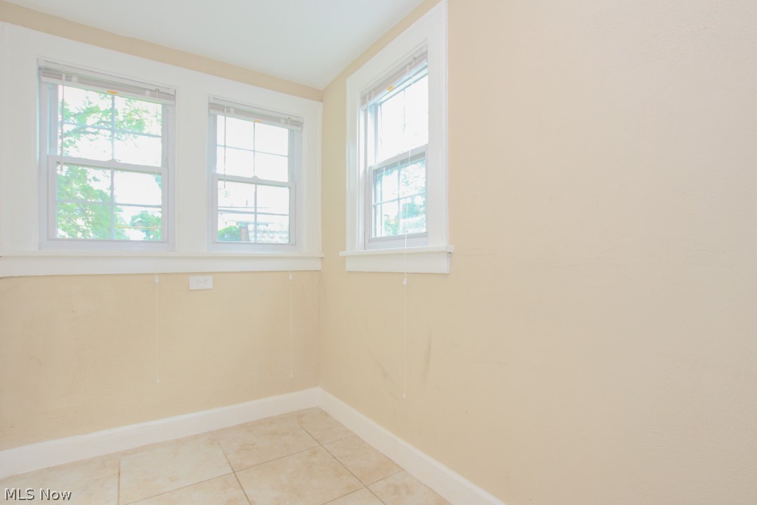 3579 Bainbridge Road Cleveland Heights, OH 44118 - Photo 15 of 35