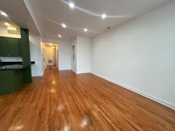 $3,300 | 5172 South Michigan Avenue, Unit 2, Chicago, IL 60615