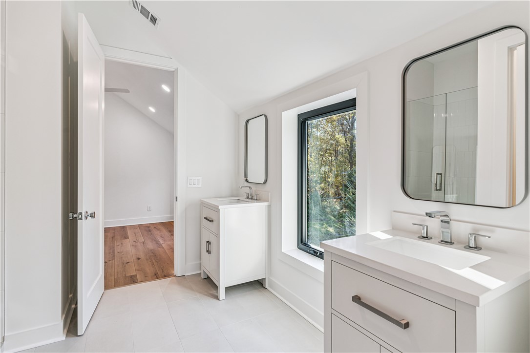 112 Rosa Dorsey Ln Street St. Simons Island, GA 31522 - Photo 43 of 44 Jack/Jill bathroom connecting guest bedrooms 2 & 3