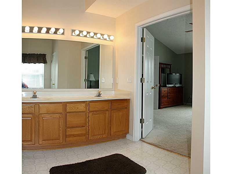 8327 Carloway Road Indianapolis, IN 46236 - Photo 13 of 23 Gallery Image 13