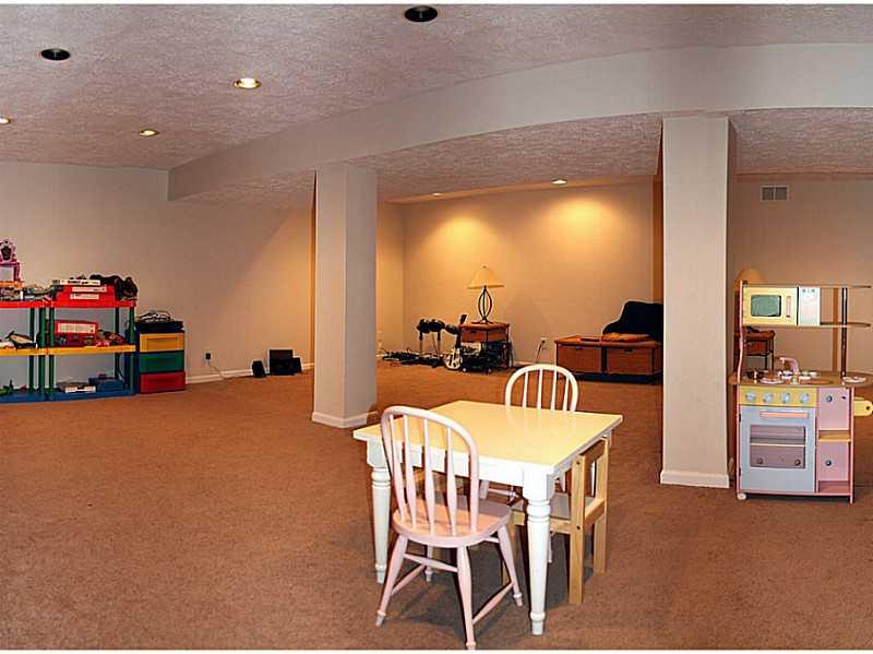 8327 Carloway Road Indianapolis, IN 46236 - Photo 19 of 23 Gallery Image 19