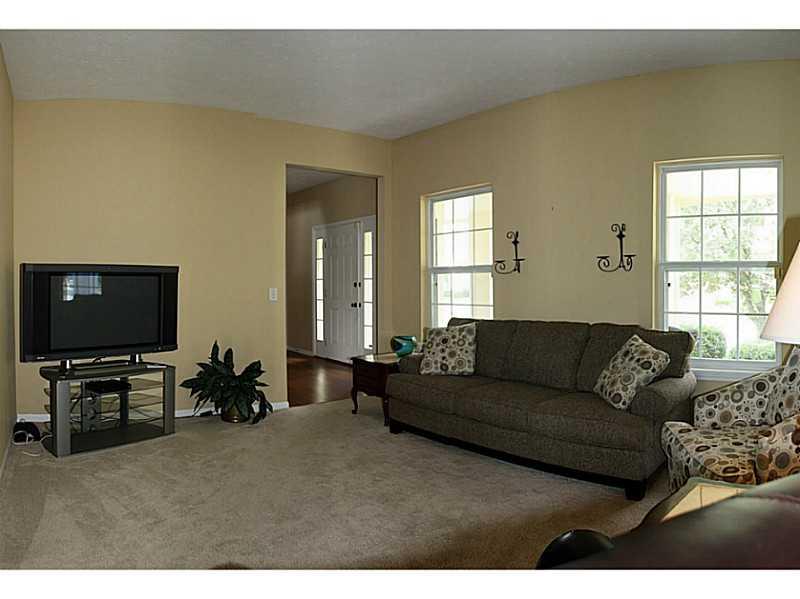 8327 Carloway Road Indianapolis, IN 46236 - Photo 4 of 23 Gallery Image 4