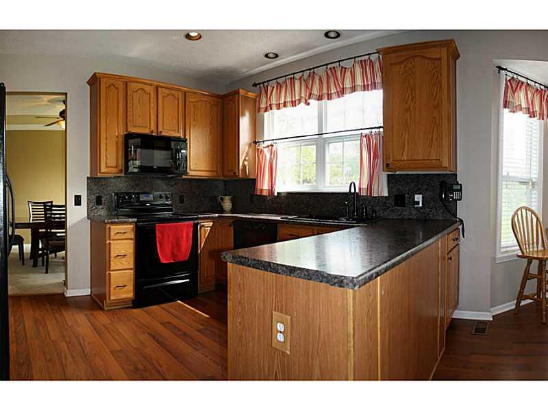 8327 Carloway Road Indianapolis, IN 46236 - Photo 8 of 23 Gallery Image 8