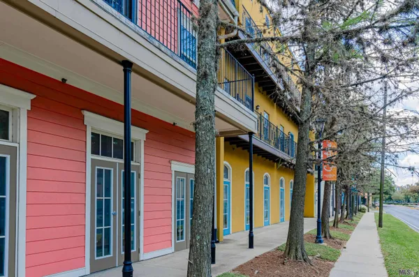 $269,900 | 3347 Nicholson Drive, Unit A302, Baton Rouge, LA 70802
