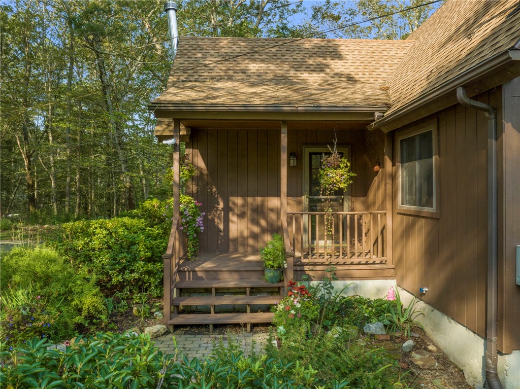 130 Collins Road Hopkinton, RI 02804 - Photo 5 of 38