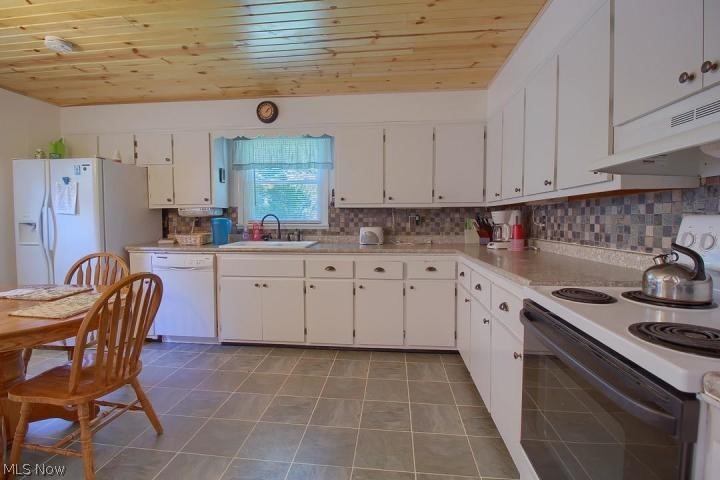 19619 Thompson Ridge Road Laurelville, OH 43135 - Photo 29 of 34 Beautiful kitchen with many cabinets