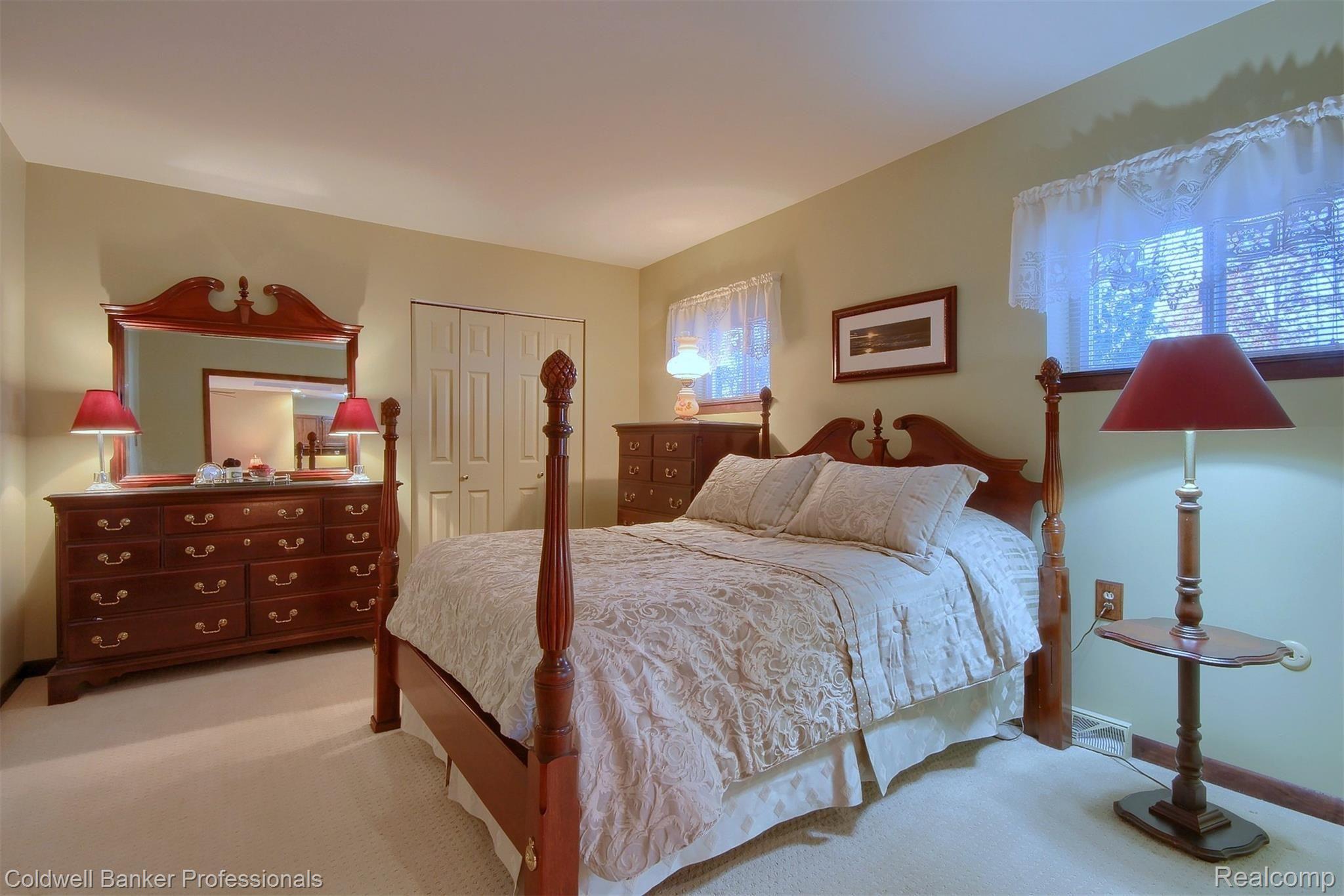 9503 Warren Road Plymouth, MI 48170 - Photo 33 of 58 33-2nd Master Bedroom 3rd View.jpg