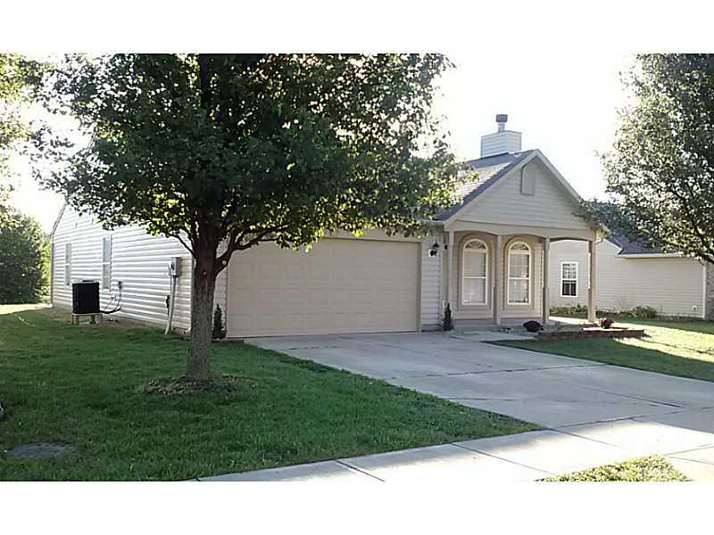 381 Longview Bend Brownsburg, IN 46112 - Photo 2 of 22