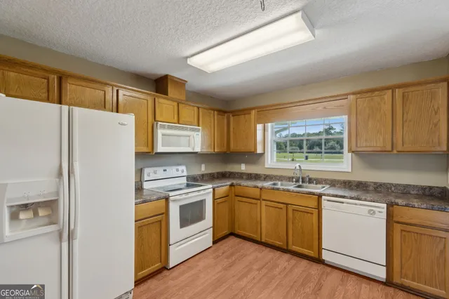 $265,000 | 77 Thoroughbred Road, Woodbine, GA 31569