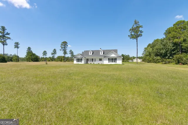 $265,000 | 77 Thoroughbred Road, Woodbine, GA 31569