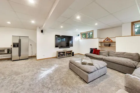 $749,900 | 845 Saugatuck Trail, Vernon Hills, IL 60061