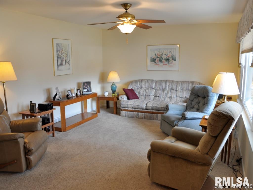 831 Independence Ridge Springfield, IL 62702 - Photo 3 of 30
