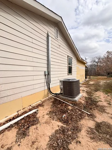 $210,000 | 23038 Grand Spg Drive, Elmendorf, TX 78112