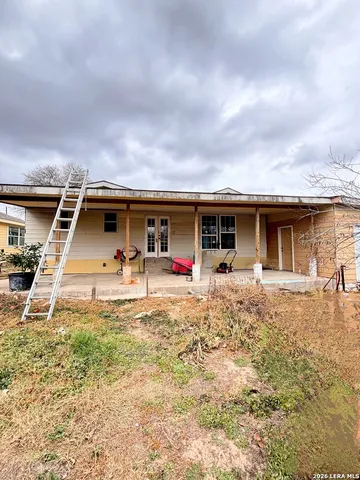 $210,000 | 23038 Grand Spg Drive, Elmendorf, TX 78112