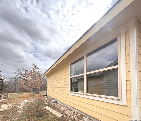 $210,000 | 23038 Grand Spg Drive, Elmendorf, TX 78112