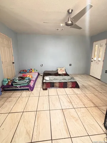 $210,000 | 23038 Grand Spg Drive, Elmendorf, TX 78112