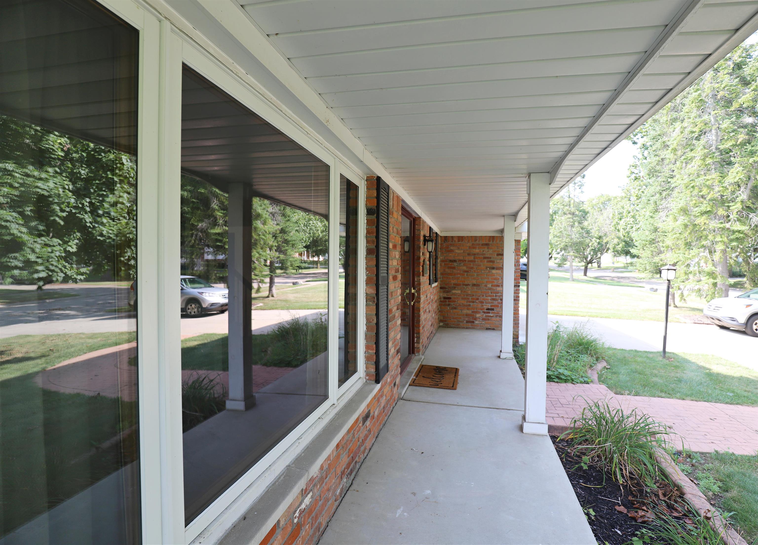 409 Holland Road Flushing, MI 48433 - Photo 4 of 35 Gallery Image 4