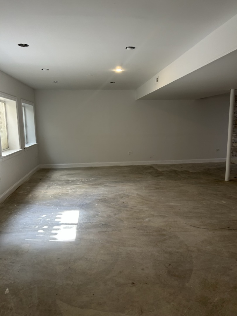 73 Locust Road Winnetka, IL 60093 - Photo 10 of 25