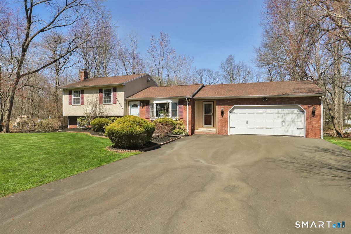 976 Old Rock Hill Road Wallingford, CT 06492 - Photo 3 of 40