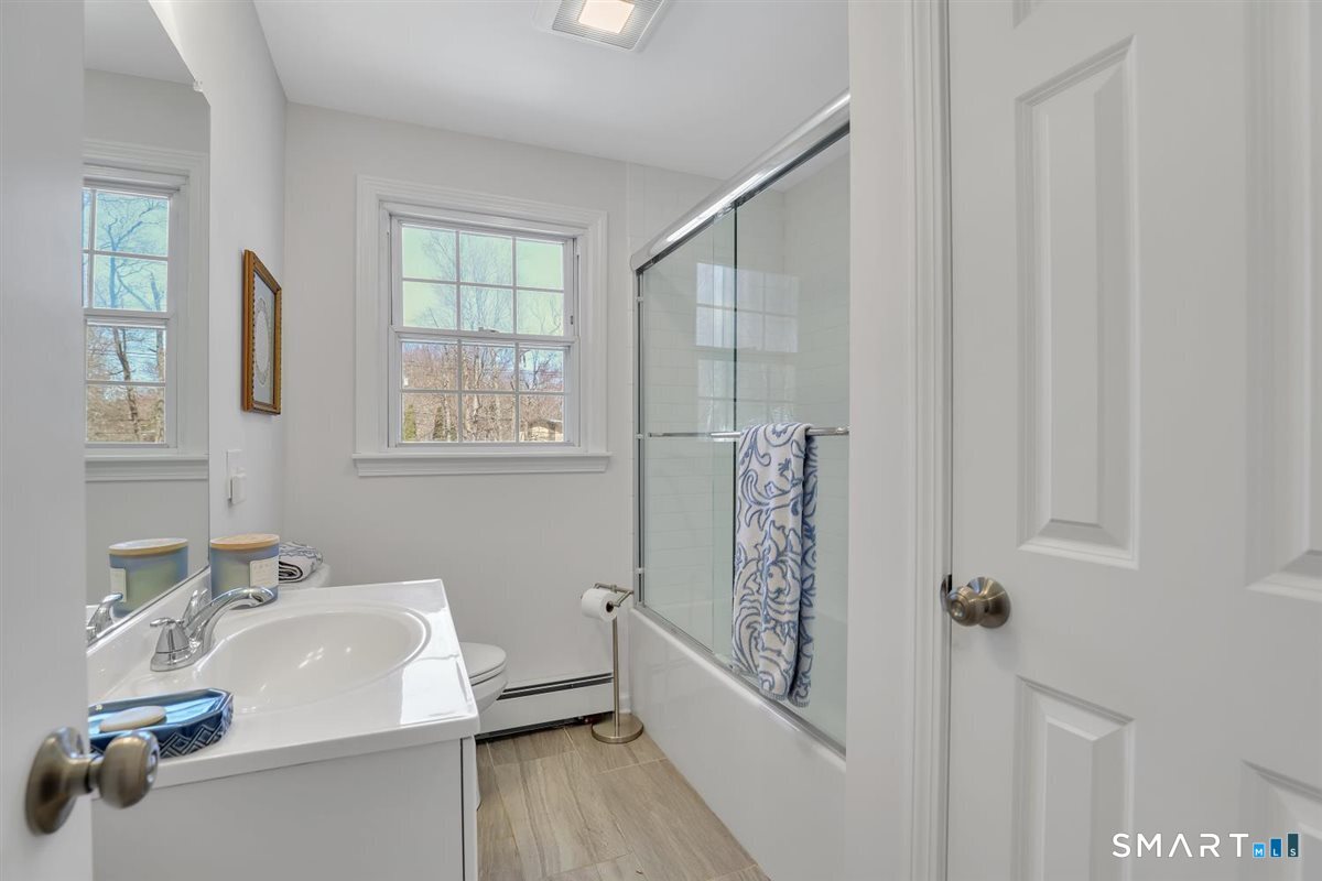 976 Old Rock Hill Road Wallingford, CT 06492 - Photo 31 of 40