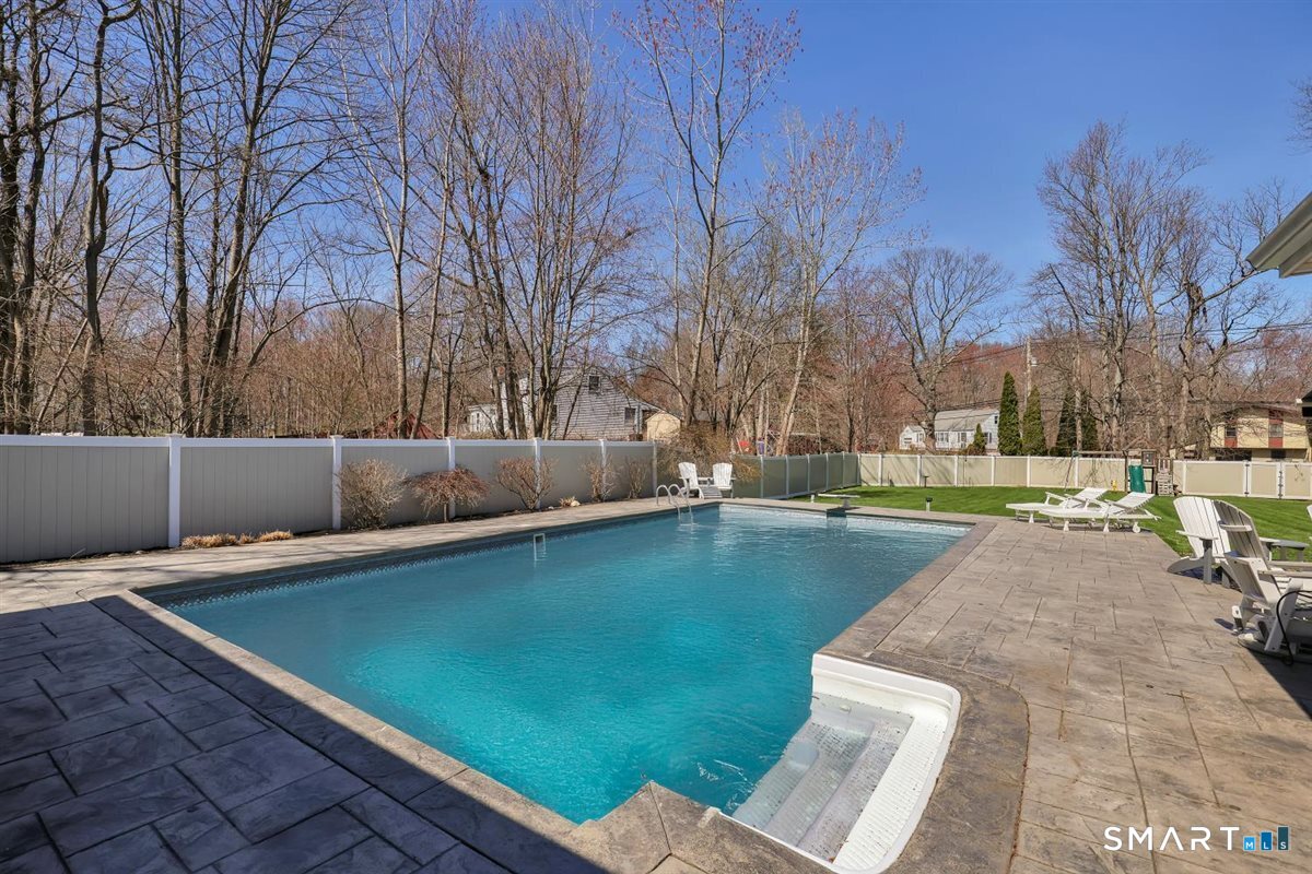 976 Old Rock Hill Road Wallingford, CT 06492 - Photo 35 of 40