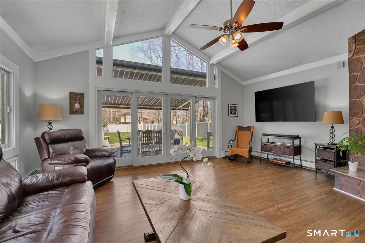 976 Old Rock Hill Road Wallingford, CT 06492 - Photo 7 of 40